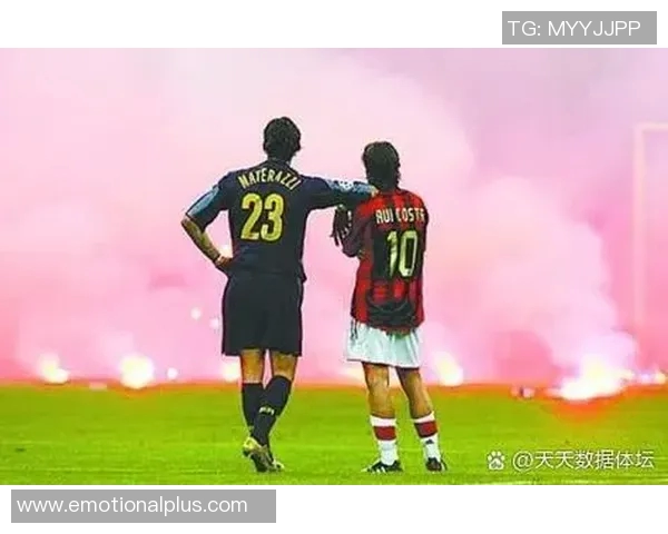 十二号球衣的传奇足球明星盘点与他们的辉煌成就解析 十二号球衣的传奇足球明星盘点与他们的辉煌成就解析